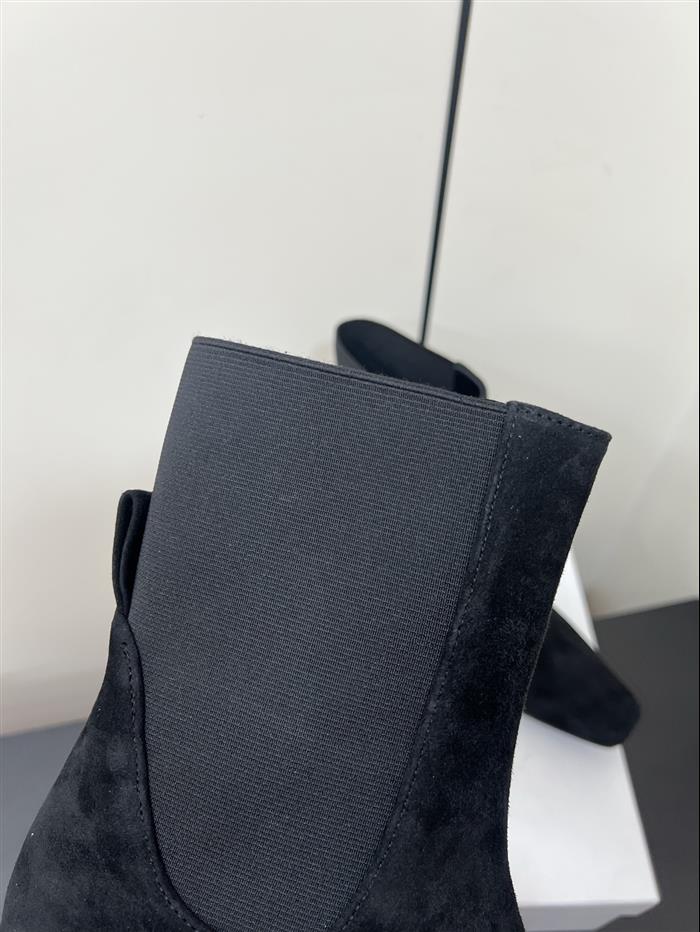 20251128174314744 370